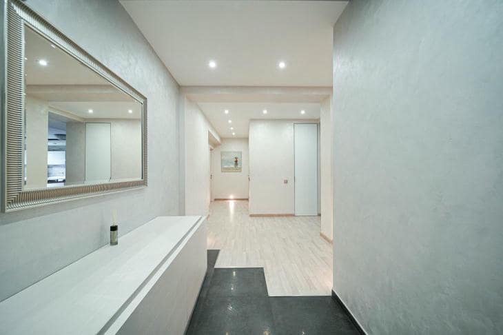 Что будет, если сэкономить на черновых работах: вот как нужно подходить к ремонту комната