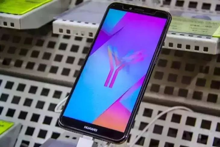 Сотни сим-карт для обмана: в Москве накрыли кол-центр мошенников телефон