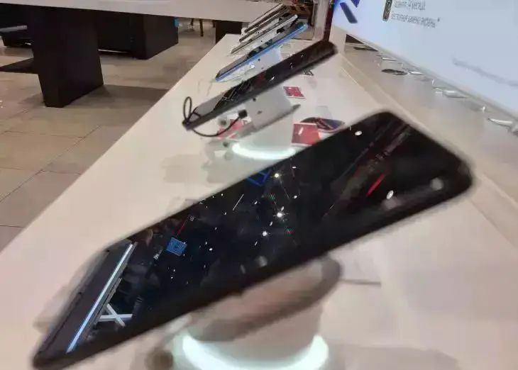 С проверкой возраста проблемы: OpenAI переносит запуск «режима для взрослых» телефон