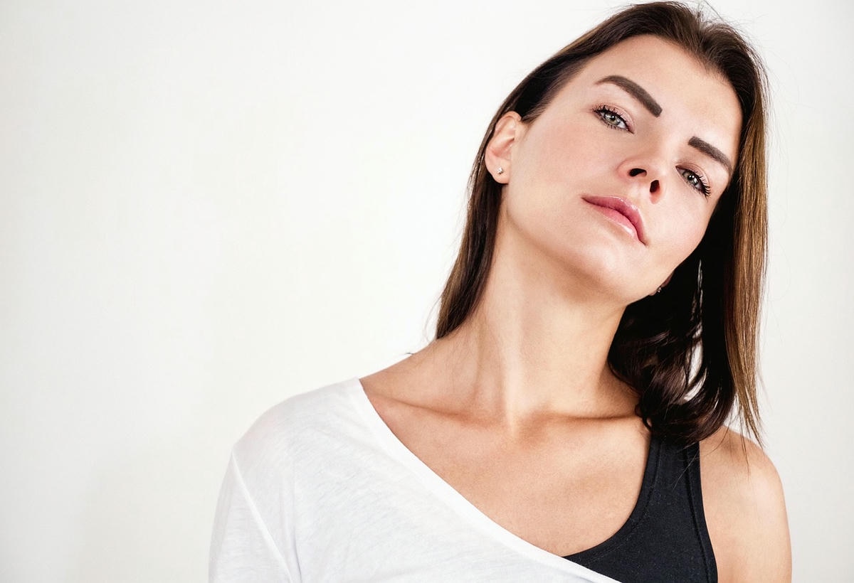 Для чего коже нужны жиры в уходе: разрушение мифа об обезжиренной косметике девушка