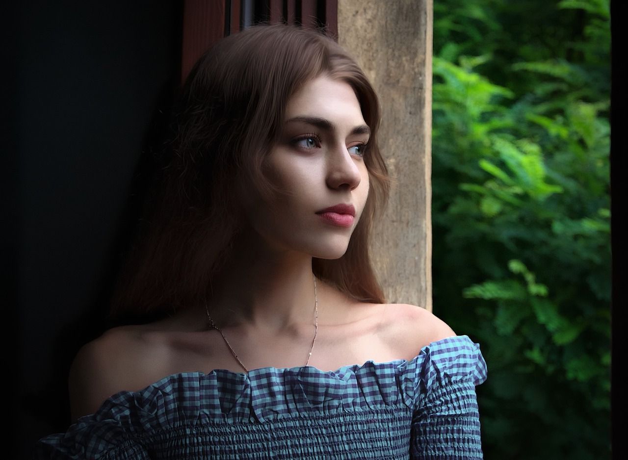 Я перестала быть «папиной дочкой» и мать объявила мне войну: история семейного соперничества девушка