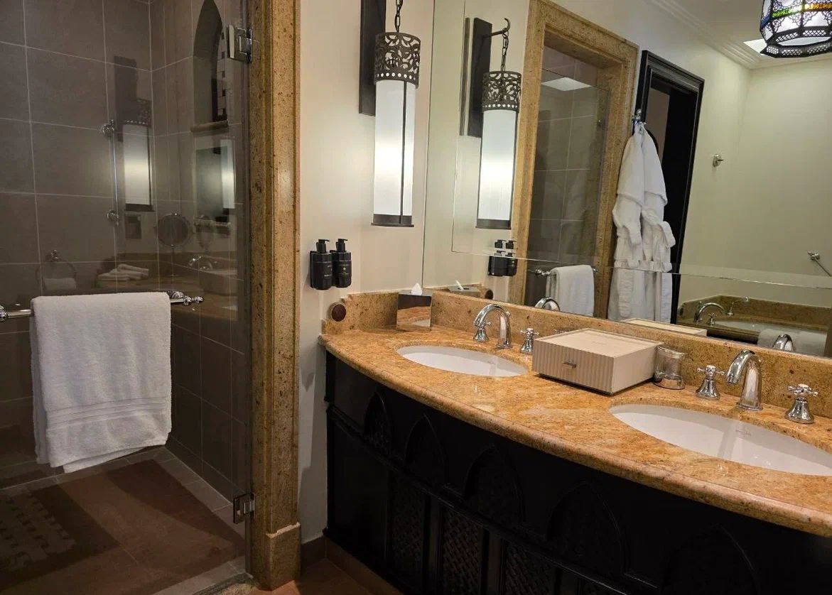 Отелям хотят запретить самовольно штрафовать туристов за порчу имущества отель