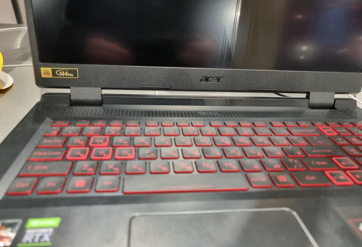 МВД России дало рекомендации по созданию надежного и запоминающегося пароля для аккаунтов ноутбук