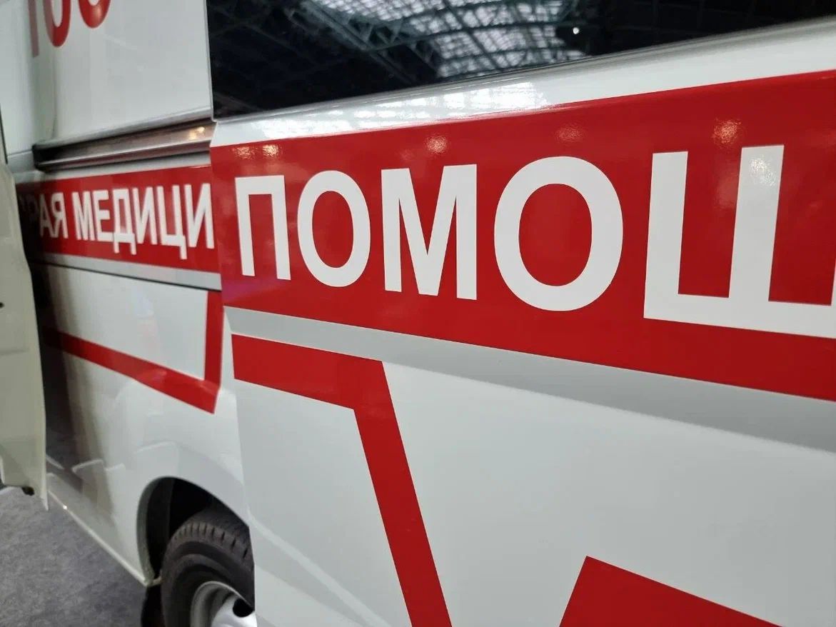 Трагедия на мокрой трассе: двое погибших и двое пострадавших в ДТП в Курганской области скорая помощь