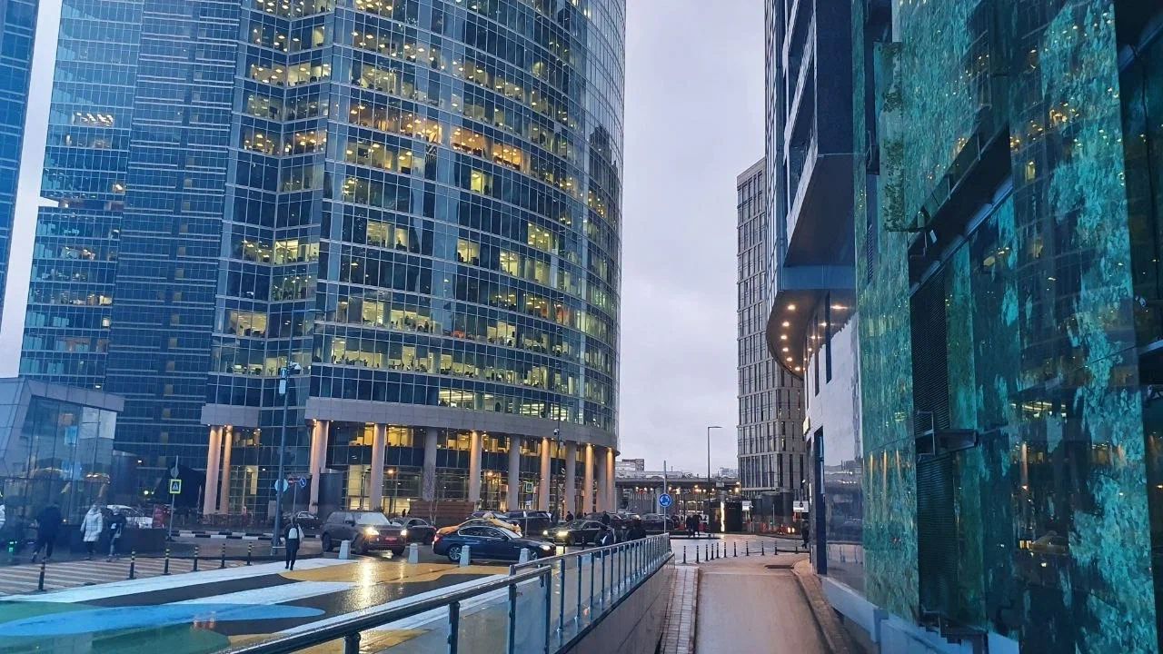 Самая напряженная летняя трудовая вахта за последние три года ожидает россиян городская улица