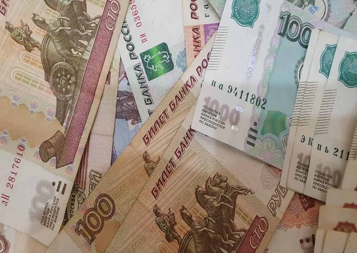 «Башнефть» с 10 мая подняла цены на бензин в десятый раз с начала года российский рубль
