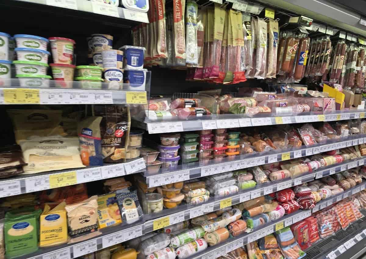 Как не купить просроченный продукт в магазине за три секунды: метод ревизора продуктовый магазин