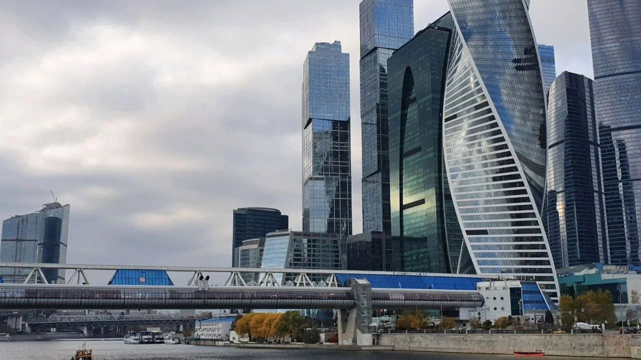 Шохин перечислил четыре условия для стимулирования экономики России городская улица