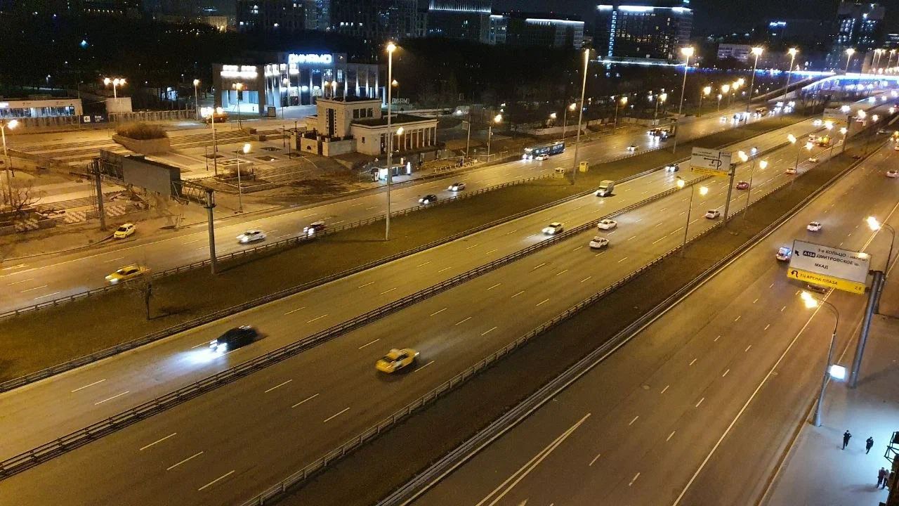 Мотоциклистам хотят разрешить ездить по выделенным полосам для автобусов городская дорога