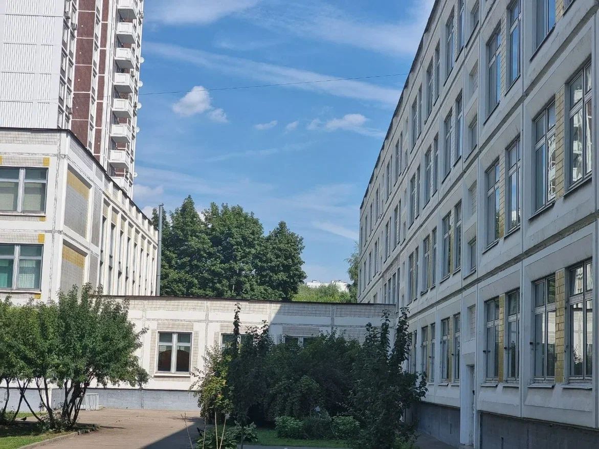 ОП назвала бессмысленным запрет числа 67 в школах из-за мемов российский рубль