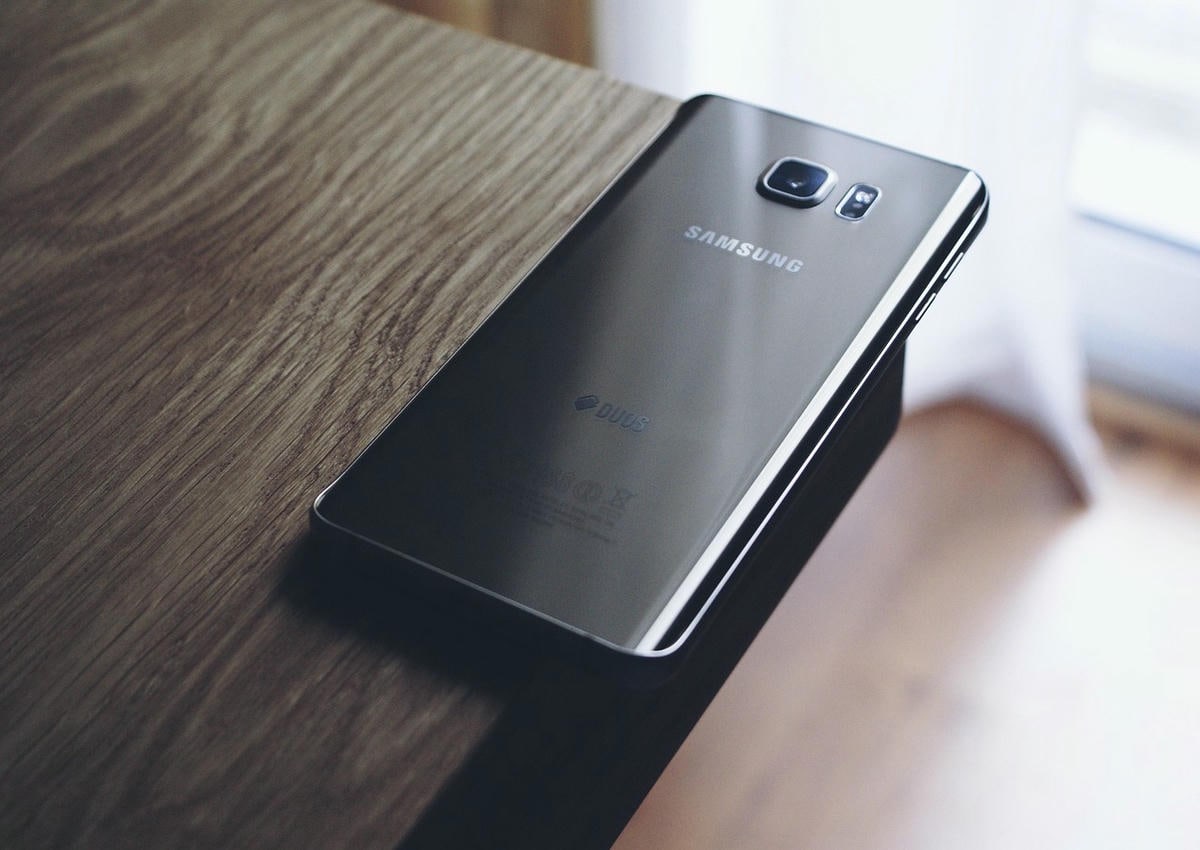 В Южной Корее загорелся Samsung Galaxy S24 у владельца во время просмотра новостей мобильный телефон