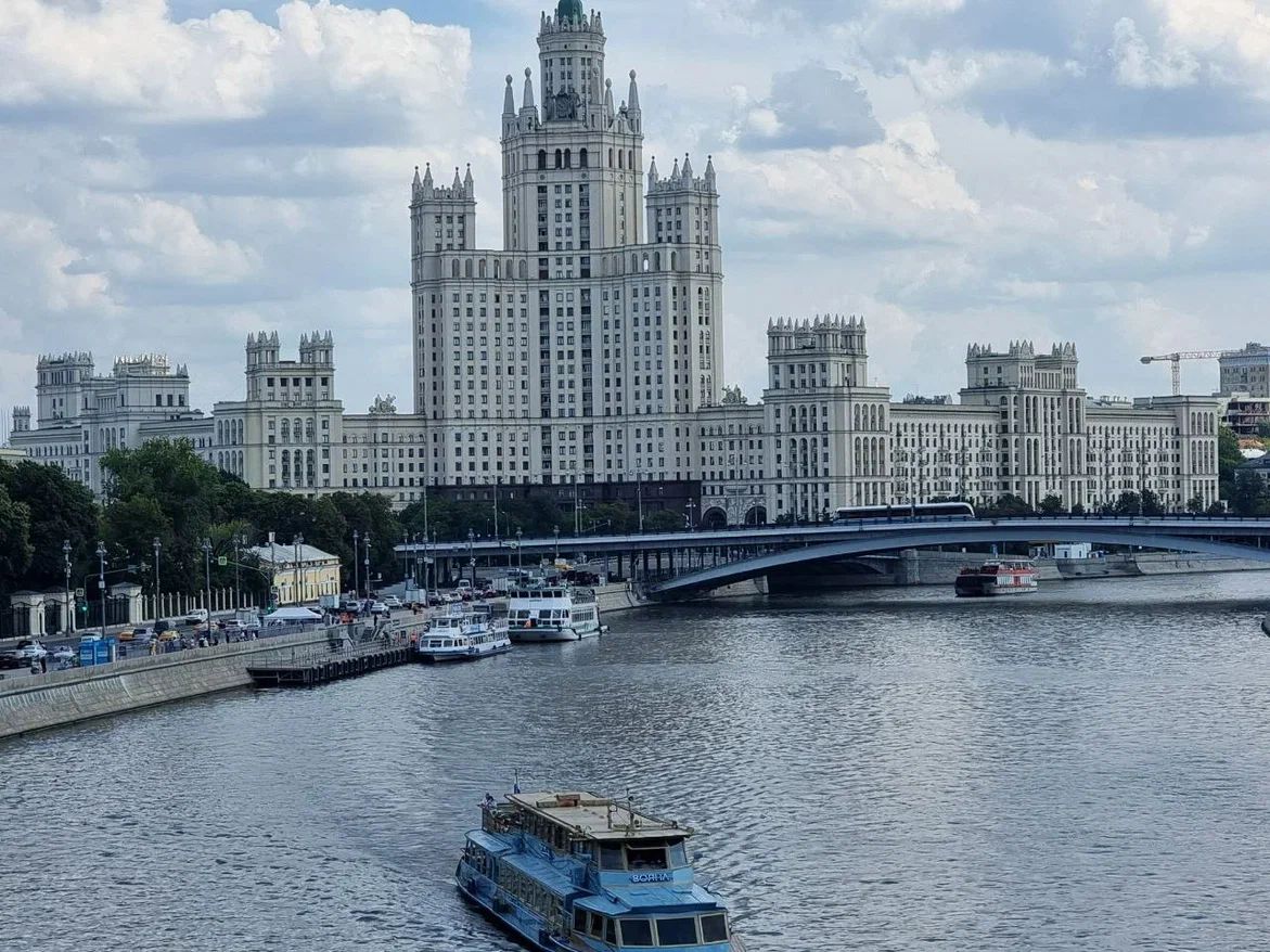 Экзамен для стихии: московские спасатели подтвердили готовность к летнему сезону 2026 года речной катер