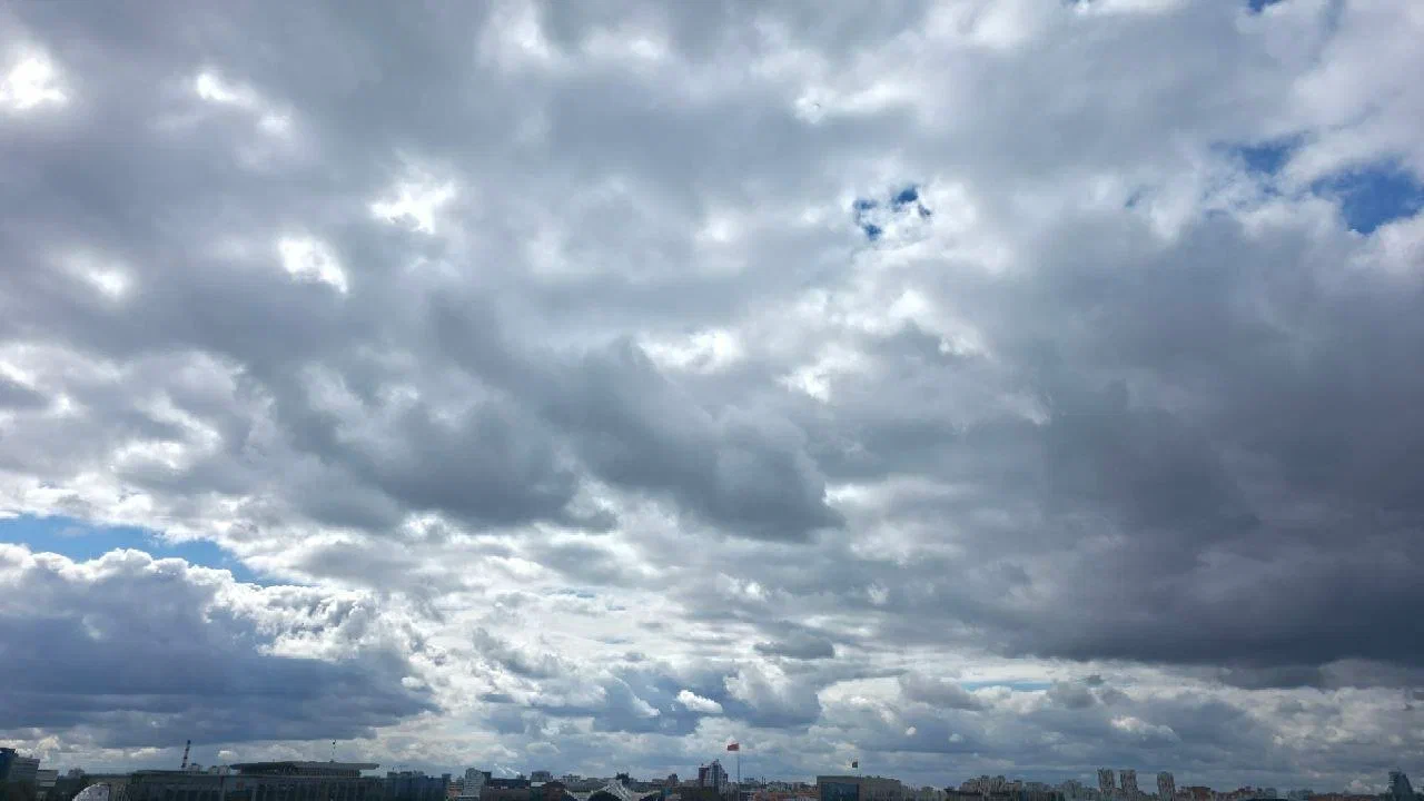 Москву в понедельник накроют кратковременные ливни: синоптики предупредили о резком ухудшении погоды грозовые тучи