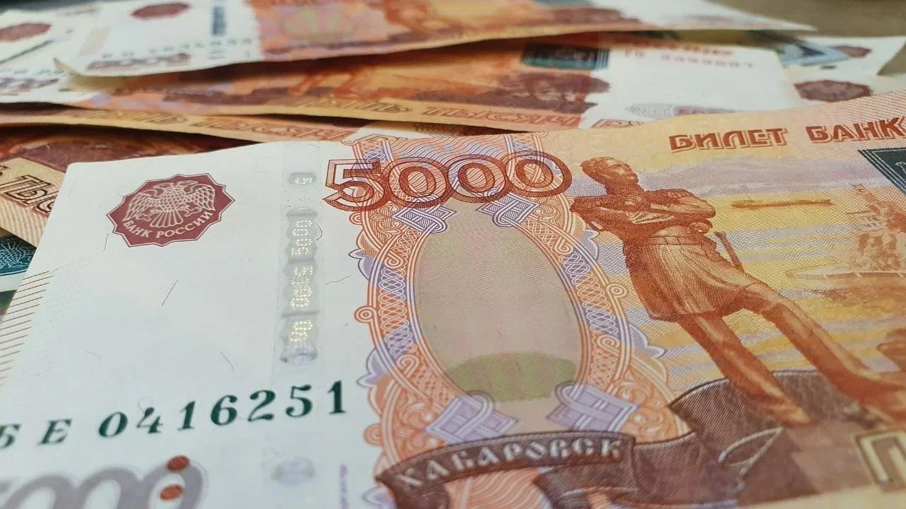 Ferrari на Зубовском: власти Москвы судятся с рэпером Navai российский рубль