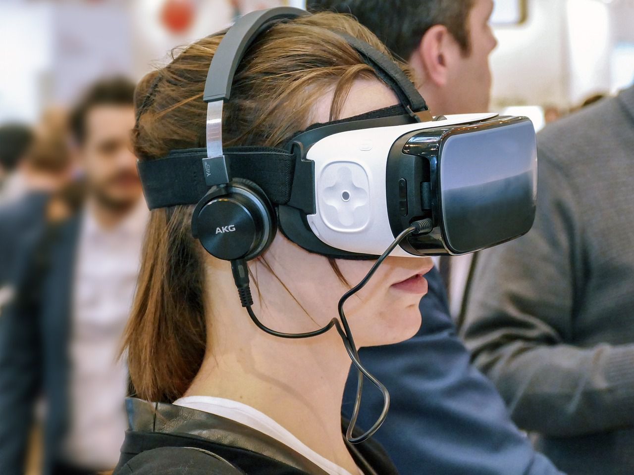 Психолог рассказал о пользе некоторых VR-средств VR–очки