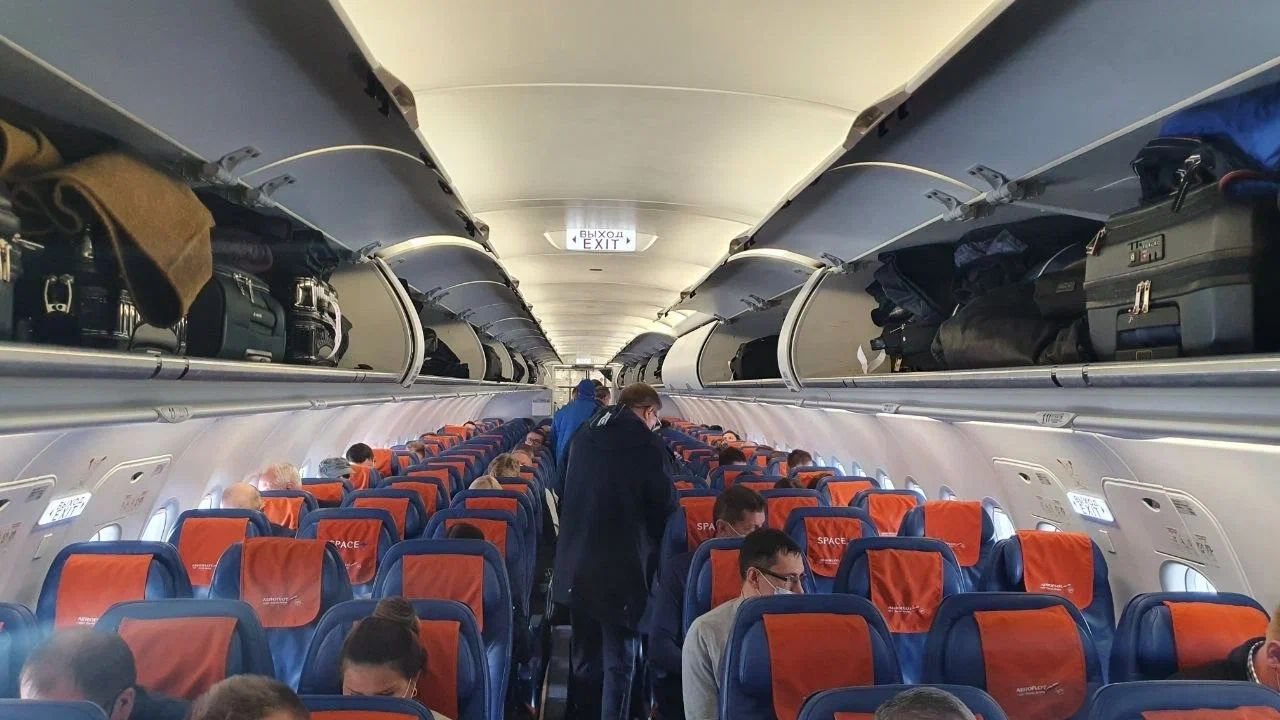 Прямые рейсы в Мексику: переговоры идут, но запуск не начат салон самолета