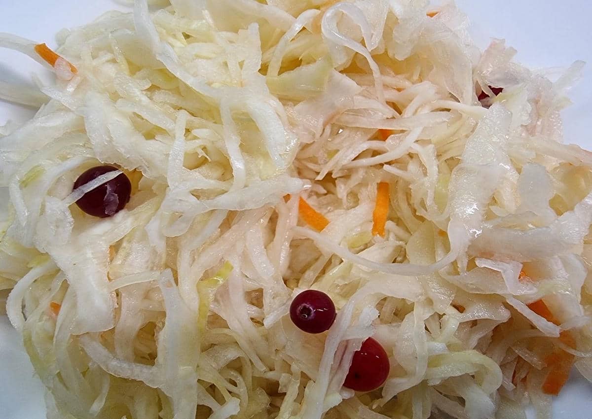 Квашеная капуста: 2% соли, 3 ошибки, превращающие её в тряпку квашеная капуста