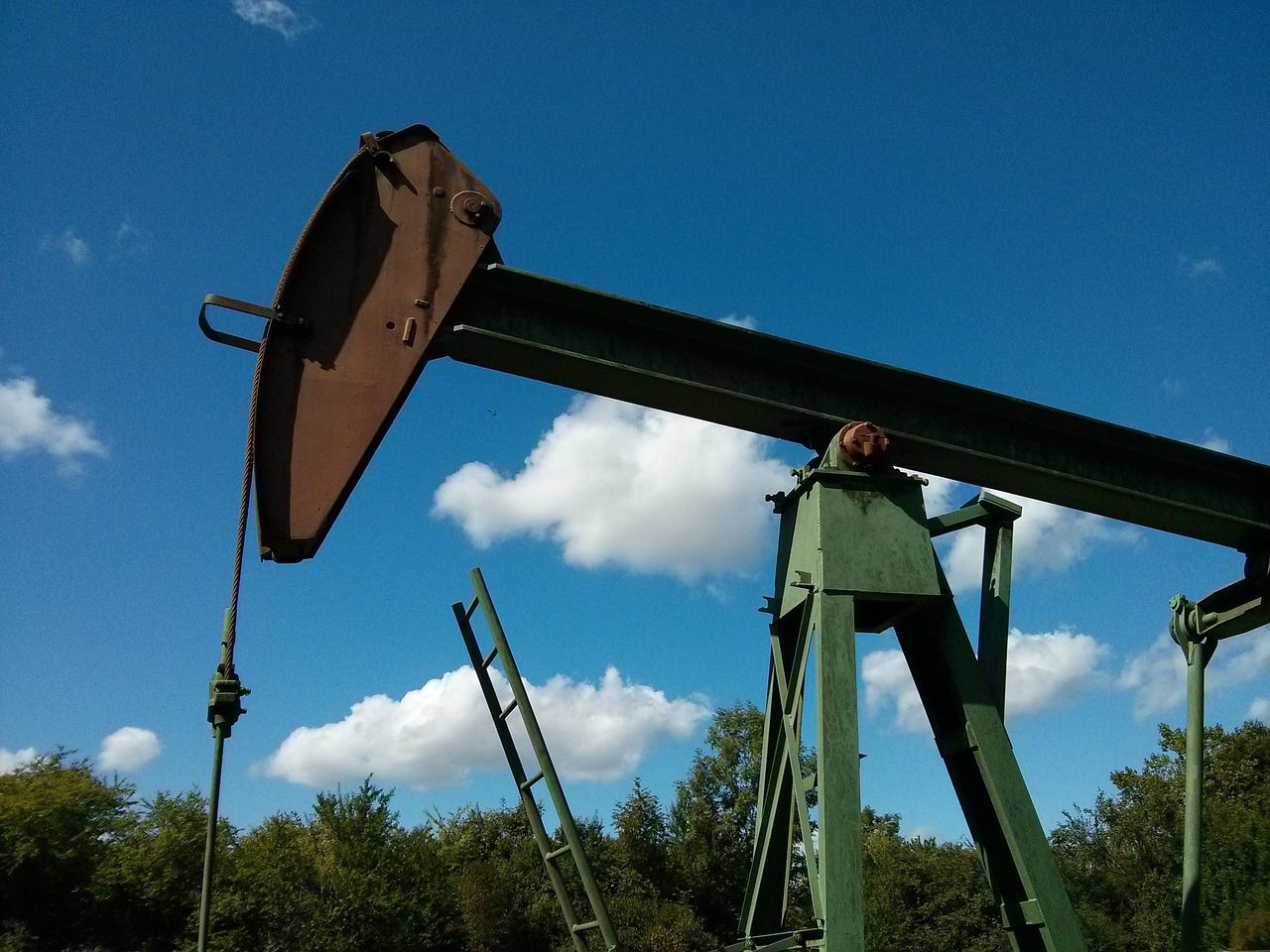 Brent ушла ниже 80 долларов впервые с 13 июля добыча нефти