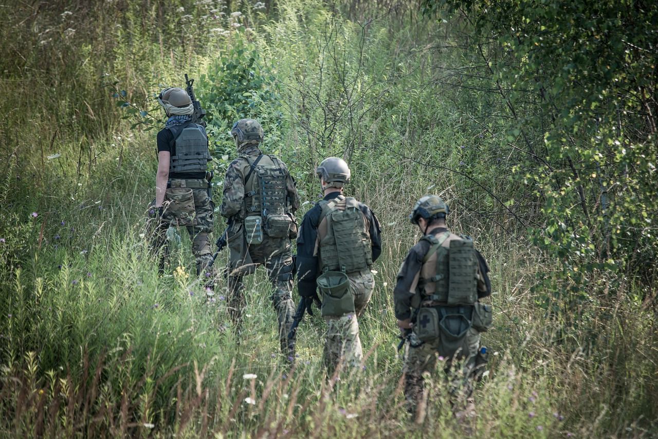 Минск наращивает военное присутствие у южных рубежей: новая десантно-штурмовая бригада военный человек