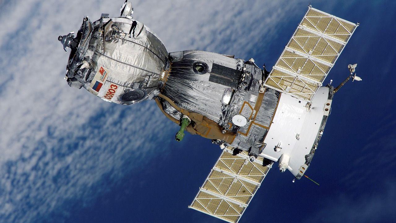 Космические отходы станут водой для растений: новая разработка российских ученых космический корабль