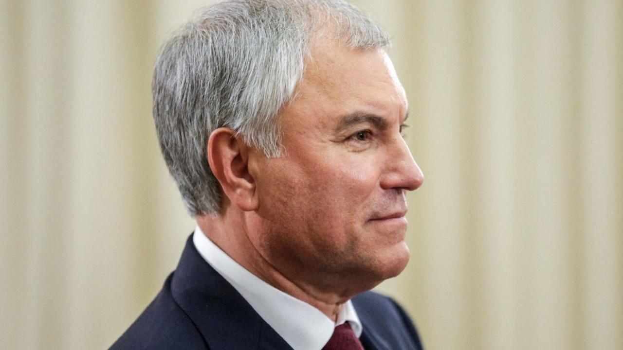 С августа заработали ограничения для уехавших после правонарушений: Володин напомнил о законах Вячеслав Володин