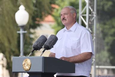 Лукашенко заявил об опасности ситуации в Беларуси для России