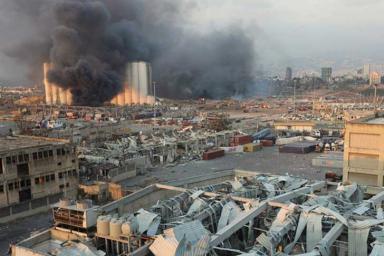 Есть жертвы: Круизный лайнер затонул в порту Бейрута после взрыва