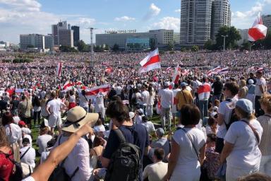 В Минске на площади Независимости прошли массовые задержания