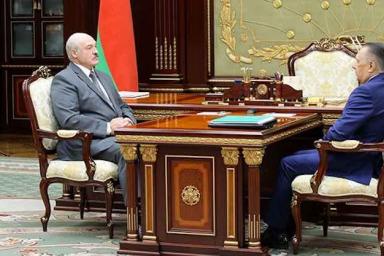 Лукашенко не планирует возврата к конституции 1994 года