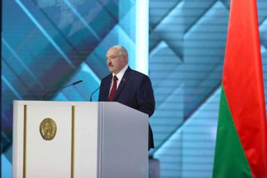 Лукашенко заявил о сигнале Украины о «проникновении боевиков» с юга