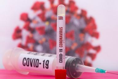 Массовая вакцинация от COVID-19 может начаться в России через месяц