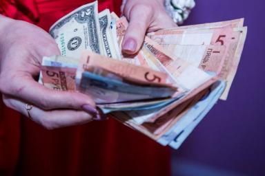 Курс евро превысил 92 рубля впервые с 2016 года