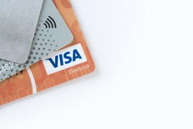 Visa запустила в России систему приема платежей через смартфон
