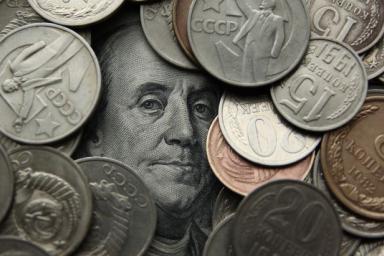 Только один российский банк в августе показал приток валюты на вклады