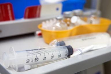 Несколько участников испытаний вакцины Спутник V заразились коронавирусом