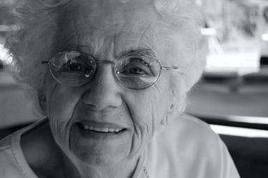 Женщина убила свою 84-летнюю мать и заявила, что отправляет ее в лучший мир