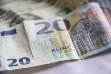 Аналитик рассказал о выгоде вклада в евро