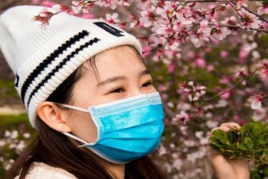 Названы причины отсутствия второй волны коронавируса в Китае