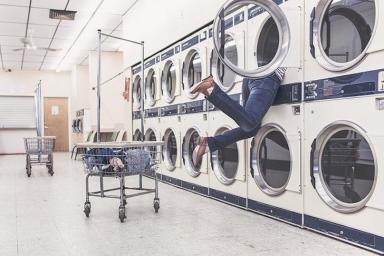 Неприятный запах из стиральной машины: как от него избавиться