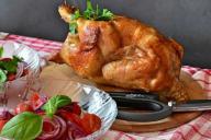 Запеченная курица: три варианта для новогоднего стола