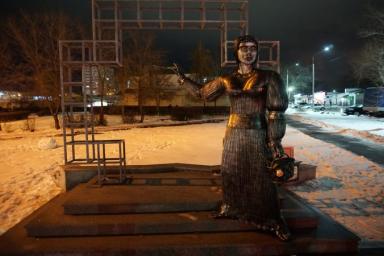 В Нововоронеже демонтируют памятник Алёнке