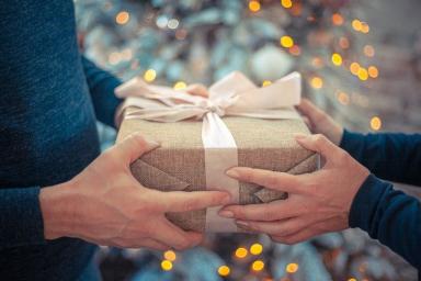 Что подарить на Рождество и Новый год: 10 идей подарков не дороже 15 евро