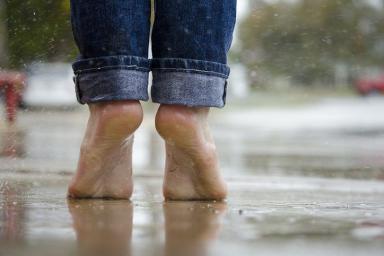 Натоптыши на ногах:  как их предотвратить и избавиться от мозолей