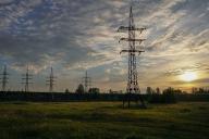 Все ради контента: Житель Подмосковья сделал селфи на высоковольтной линии и умер