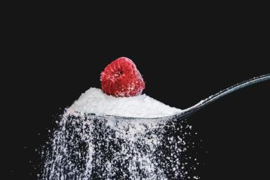 Названы признаки чрезмерного употребления сахара. Еще не диабет, но очень близко