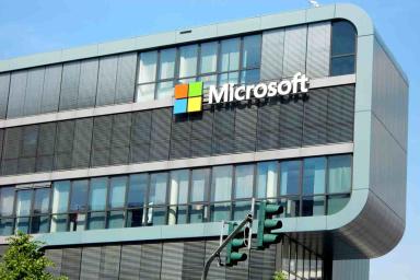 Microsoft начнет создавать цифровых клонов умерших людей