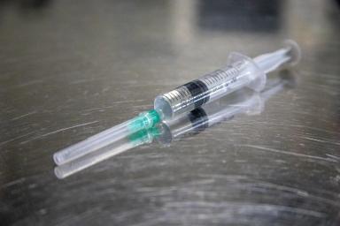Гинцбург заявил, что вакцина  Pfizer может быть опасной