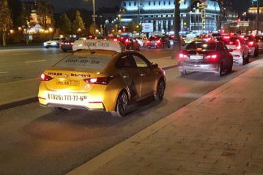 Мастурбировавшего при россиянке таксиста наказали