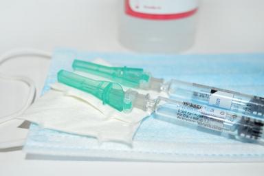 Россияне, которые сделали прививку от коронавируса могут получить сертификат для выезда за гран