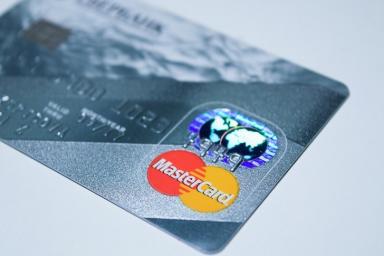 Сбербанк предлагает клиентам отказаться от пластиковых карт